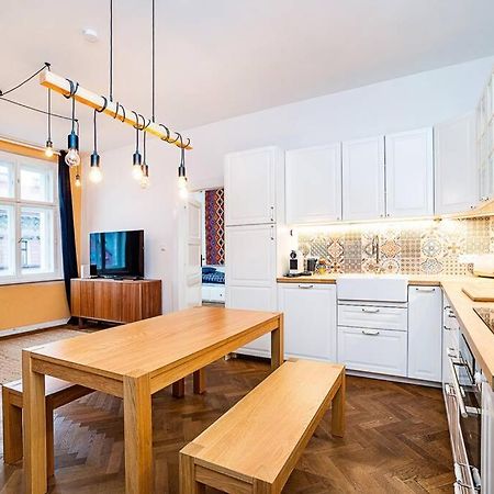 Elegant, Modern, 2-Bed Flat By Museum Of Prague Apartment Exterior foto
