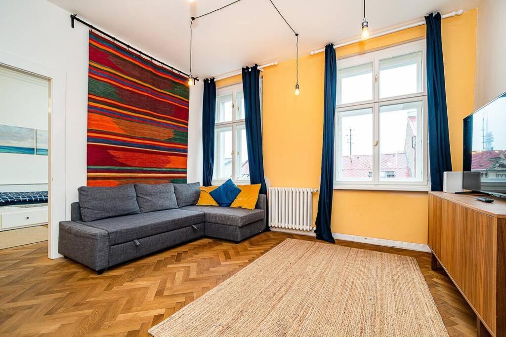 Elegant, Modern, 2-Bed Flat By Museum Of Prague Apartment Exterior foto